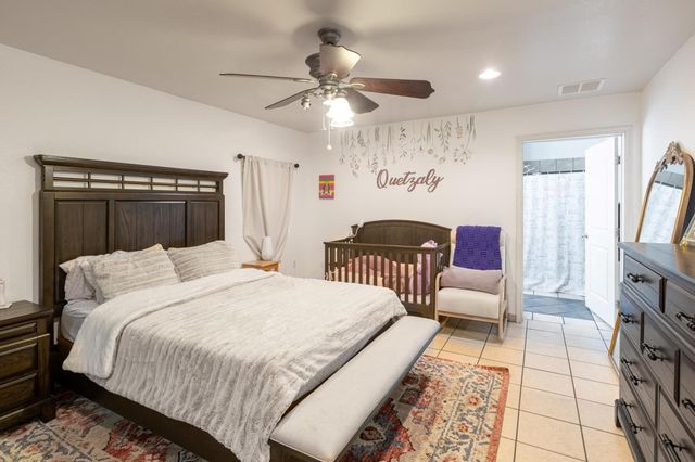 176 Old Lexington RD C, Elgin, TX 78621