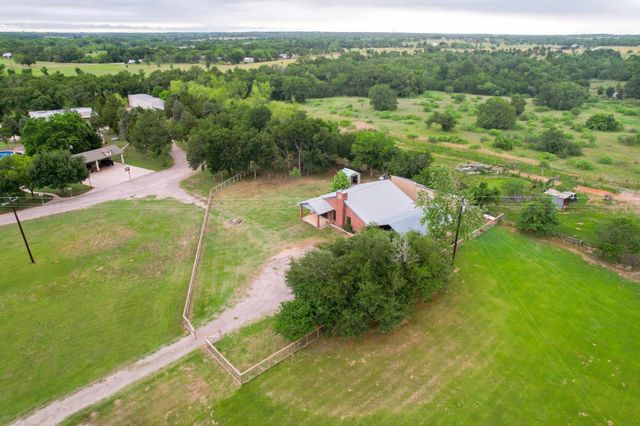 176 Old Lexington RD C, Elgin, TX 78621