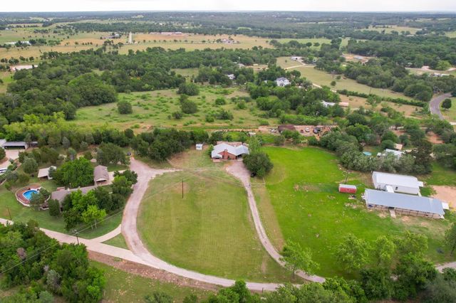 176 Old Lexington RD C, Elgin, TX 78621