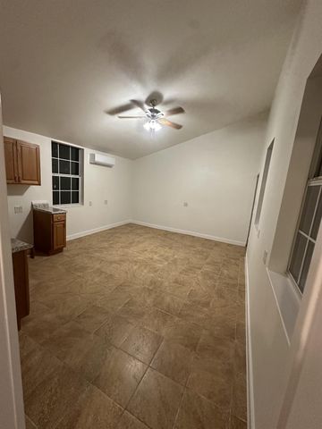 176 Old Lexington RD C, Elgin, TX 78621