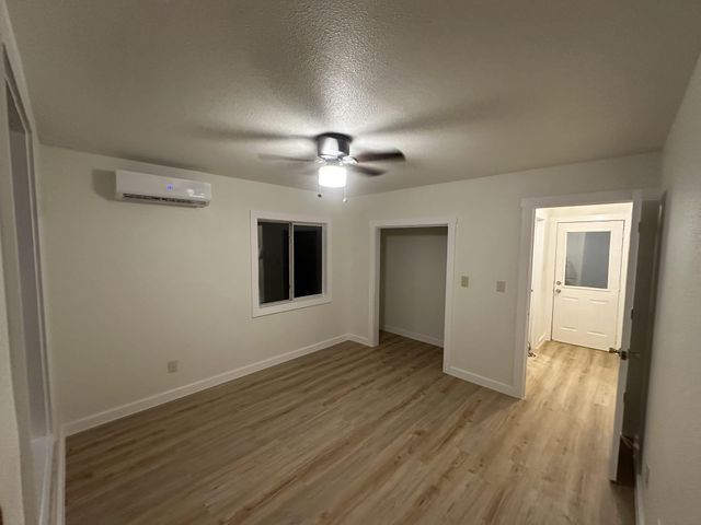 176 Old Lexington RD C, Elgin, TX 78621