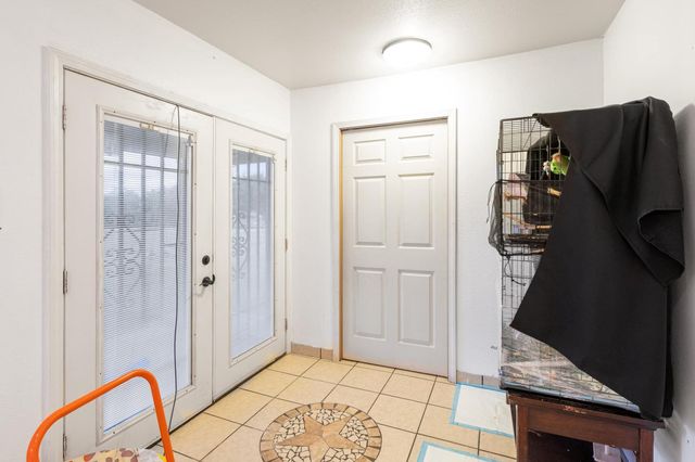 176 Old Lexington RD C, Elgin, TX 78621