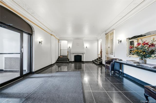 141 Woodmere Blvd 6J, Woodmere, NY 11598