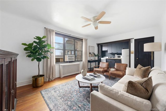 141 Woodmere Blvd 6J, Woodmere, NY 11598