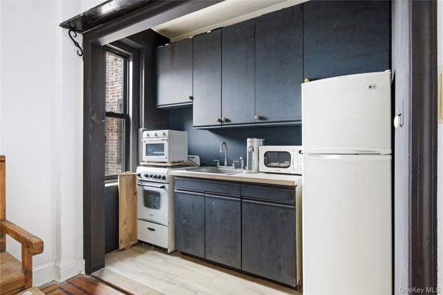 141 Woodmere Blvd 6J, Woodmere, NY 11598