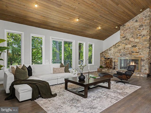 311 MILL RACE LN, Newtown, PA 18940
