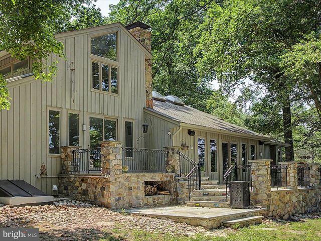 311 MILL RACE LN, Newtown, PA 18940