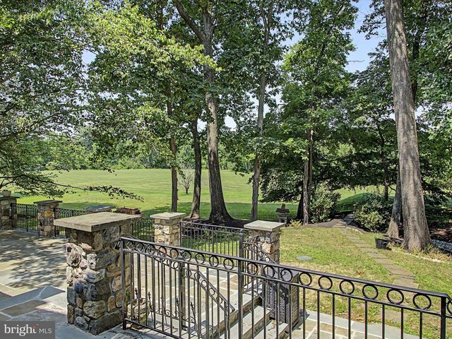 311 MILL RACE LN, Newtown, PA 18940