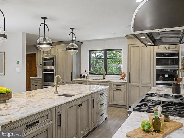 311 MILL RACE LN, Newtown, PA 18940
