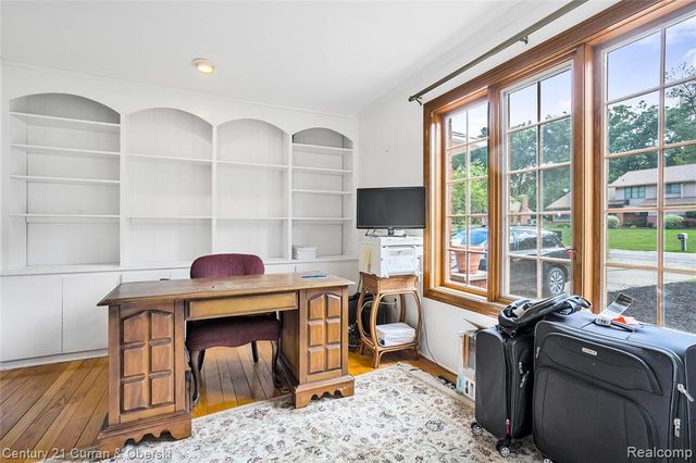 5994 Glen Eagles Drive, West Bloomfield, MI 48323