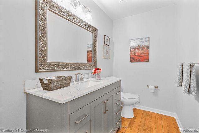 5994 Glen Eagles Drive, West Bloomfield, MI 48323