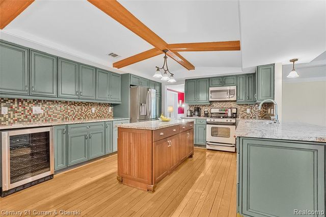 5994 Glen Eagles Drive, West Bloomfield, MI 48323