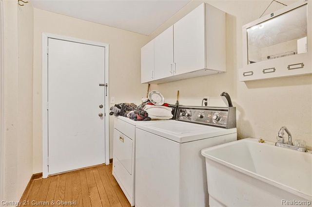 5994 Glen Eagles Drive, West Bloomfield, MI 48323