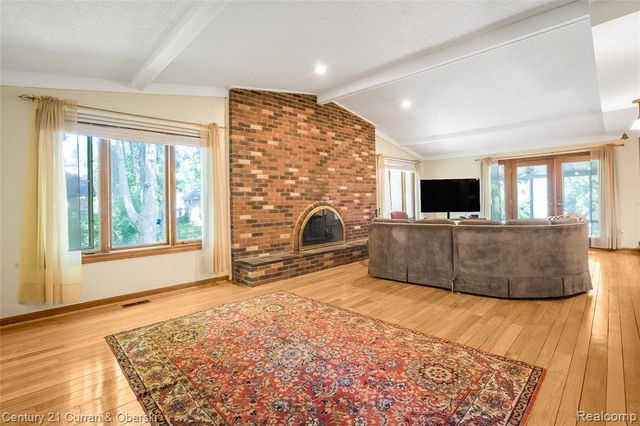5994 Glen Eagles Drive, West Bloomfield, MI 48323