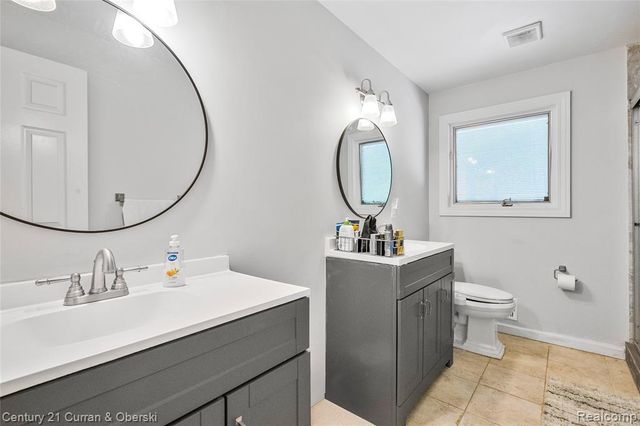 5994 Glen Eagles Drive, West Bloomfield, MI 48323
