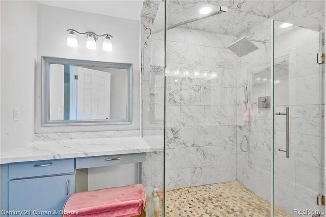 5994 Glen Eagles Drive, West Bloomfield, MI 48323