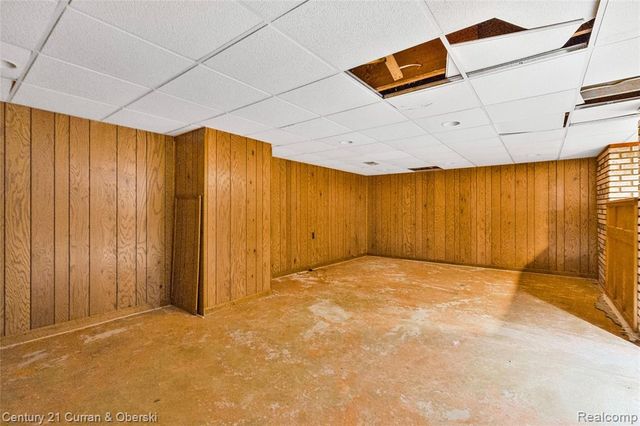 5994 Glen Eagles Drive, West Bloomfield, MI 48323