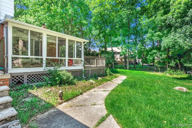 5994 Glen Eagles Drive, West Bloomfield, MI 48323