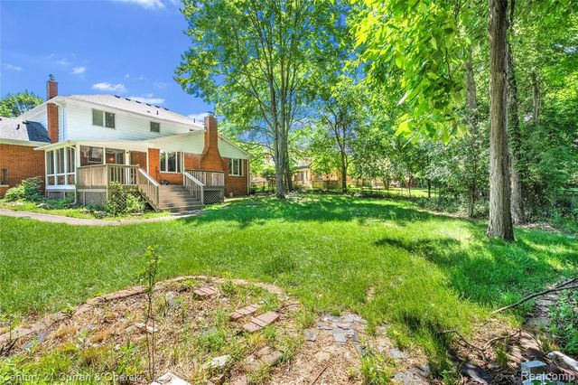 5994 Glen Eagles Drive, West Bloomfield, MI 48323
