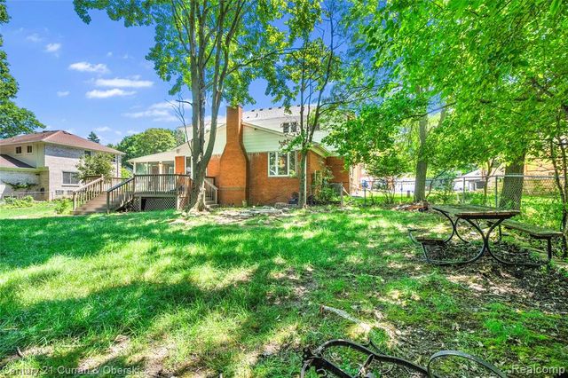 5994 Glen Eagles Drive, West Bloomfield, MI 48323