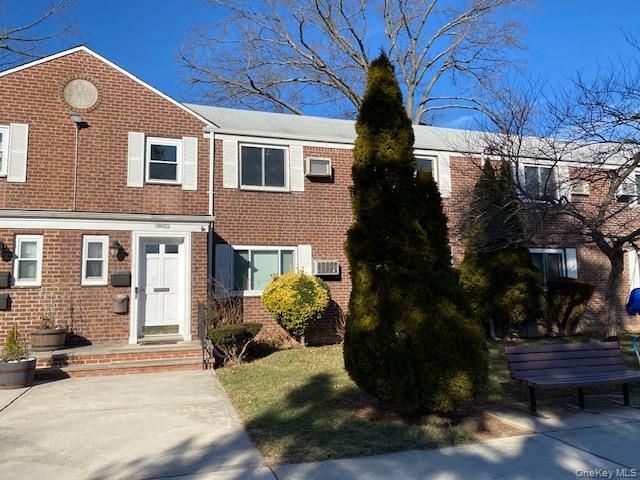 255-25 74th Avenue 2nd fl, Glen Oaks, NY 11004