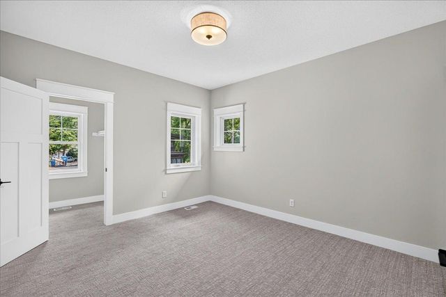 36 Lilah Lane, Tonka Bay, MN 55331
