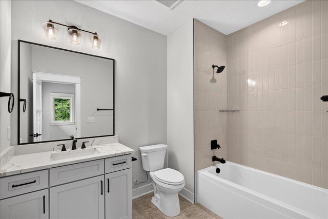 36 Lilah Lane, Tonka Bay, MN 55331