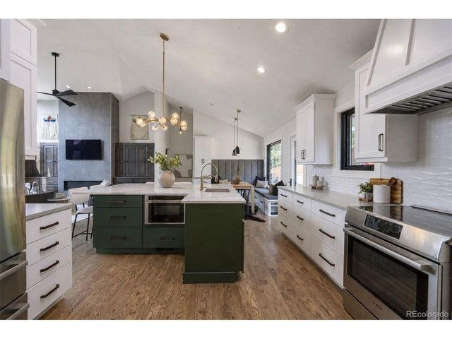 3276 Meadow View Rd, Evergreen, CO 80439