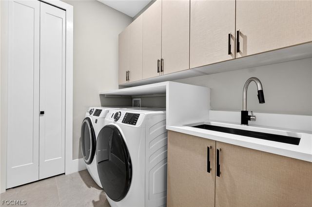 3130 SW 26th AVE, Cape Coral, FL 33914