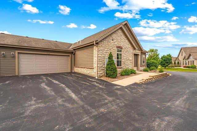 15160 Huff WAY #7-119, Brookfield, WI 53005