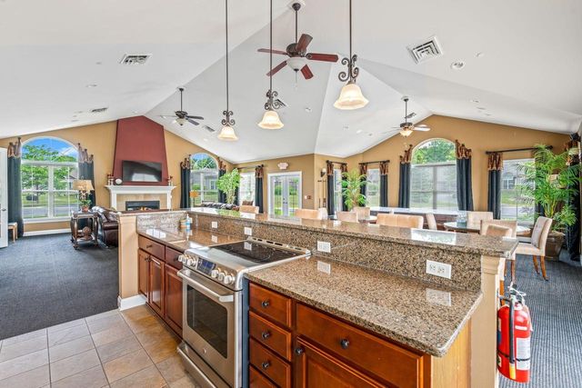 15160 Huff WAY #7-119, Brookfield, WI 53005