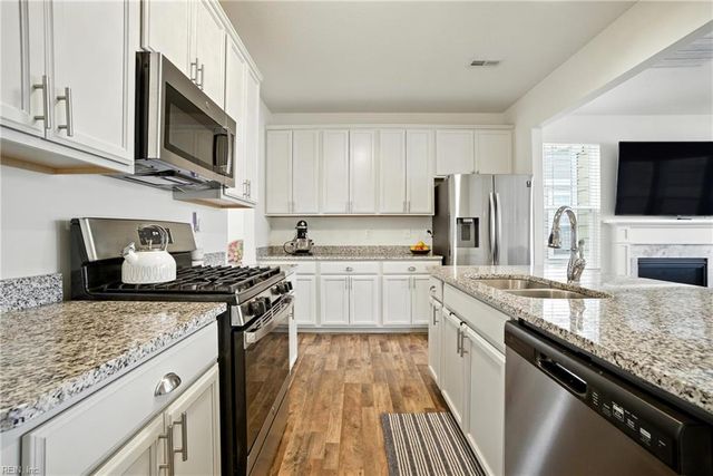 106 Cloverleaf DR, Suffolk, VA 23434