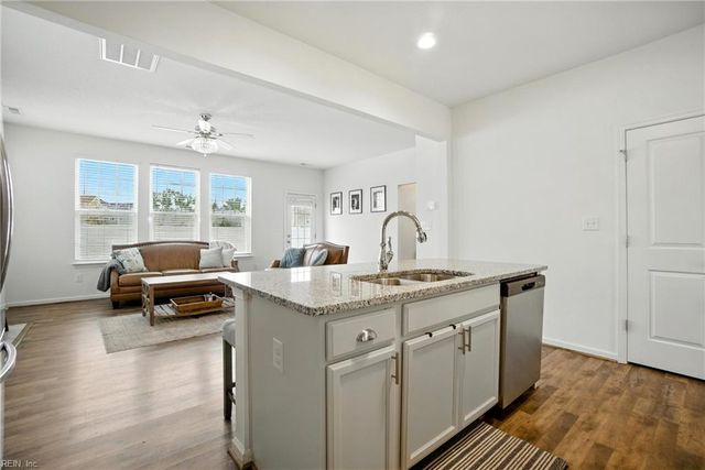 106 Cloverleaf DR, Suffolk, VA 23434
