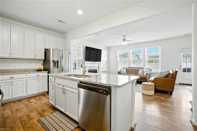 106 Cloverleaf DR, Suffolk, VA 23434