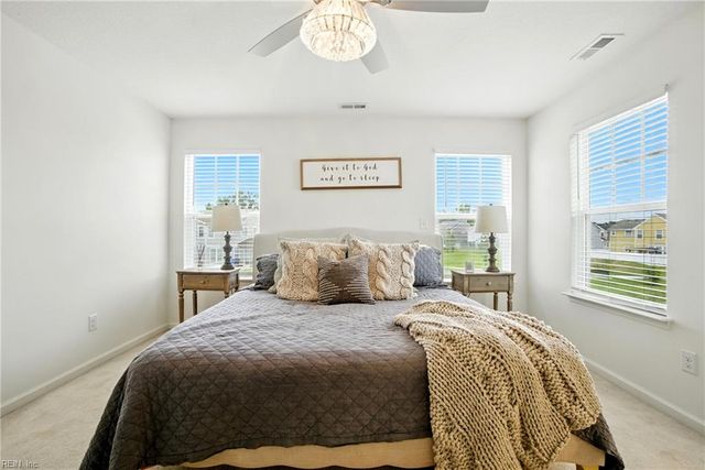 106 Cloverleaf DR, Suffolk, VA 23434