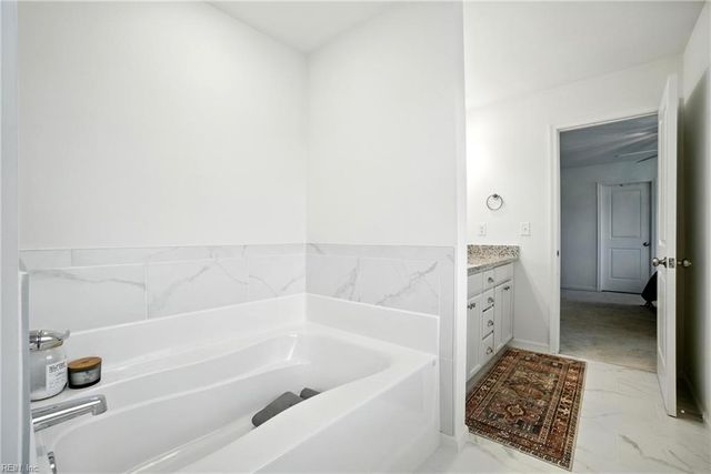 106 Cloverleaf DR, Suffolk, VA 23434