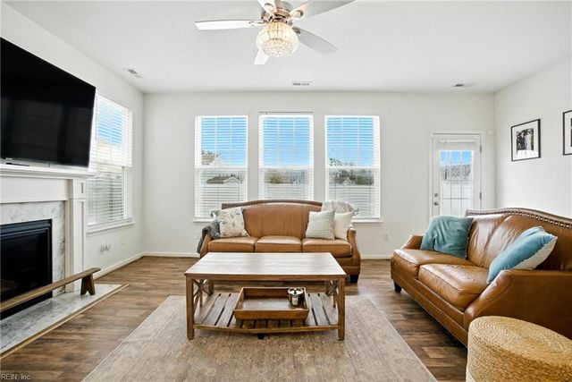 106 Cloverleaf DR, Suffolk, VA 23434