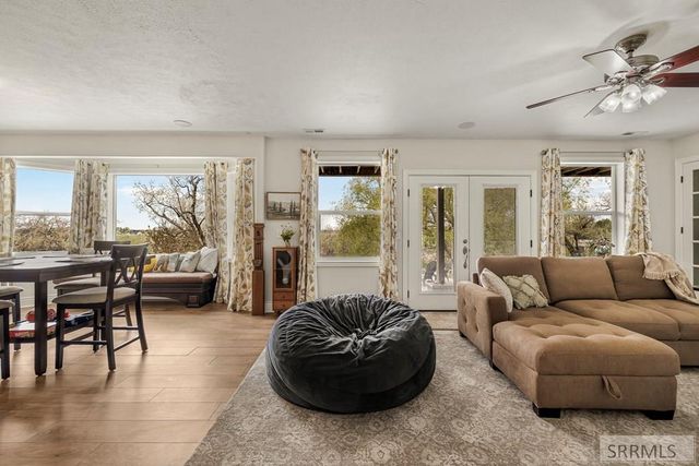 1190 N 1325 E, Shelley, ID 83274