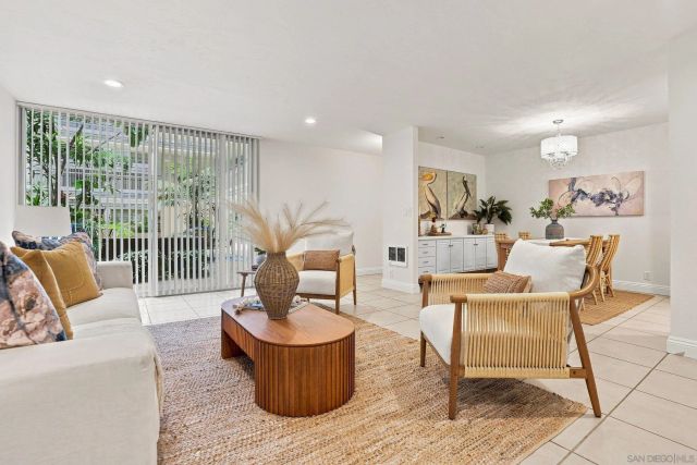 7811 Eads Ave 104, La Jolla, CA 92037