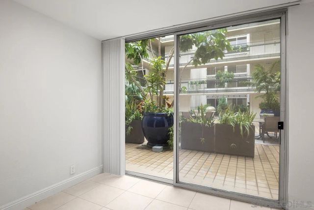 7811 Eads Ave 104, La Jolla, CA 92037