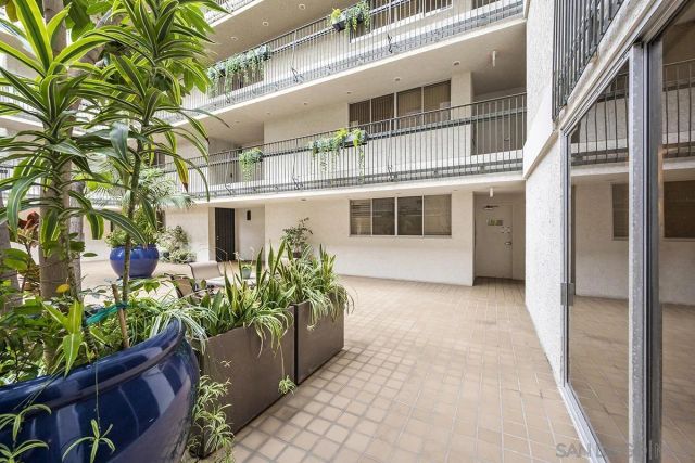 7811 Eads Ave 104, La Jolla, CA 92037