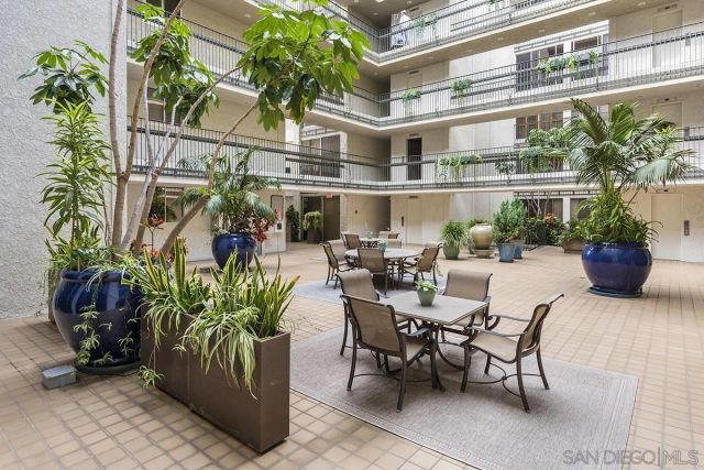 7811 Eads Ave 104, La Jolla, CA 92037