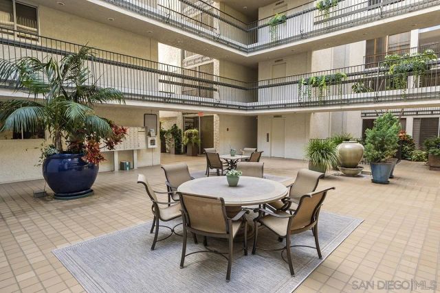 7811 Eads Ave 104, La Jolla, CA 92037