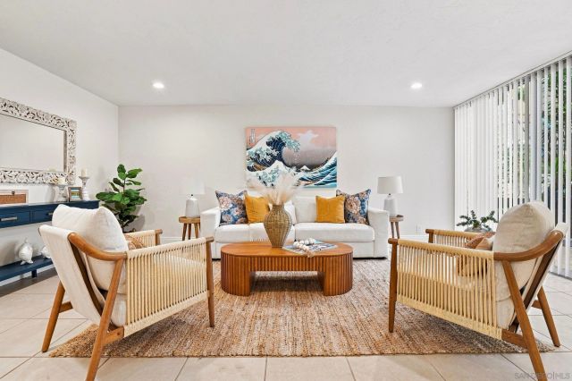7811 Eads Ave 104, La Jolla, CA 92037