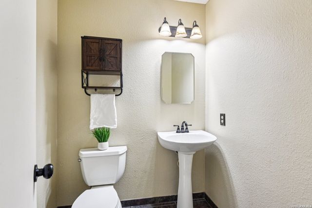 15840 Walnut Creek, San Antonio, TX 78247