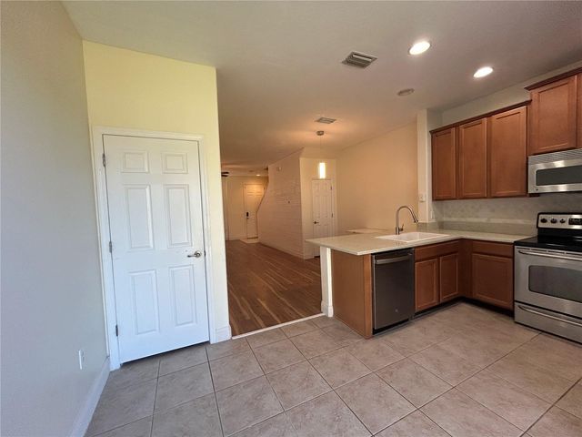 6706 47TH STREET N, Pinellas Park, FL 33781