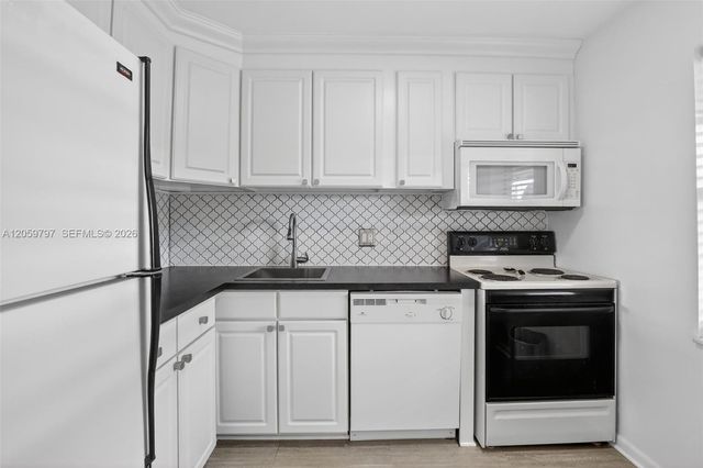 7897 Golf Circle Dr 307, Margate, FL 33063