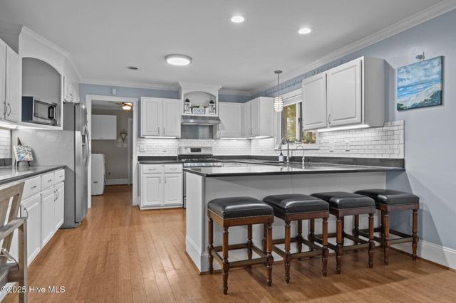 1600 Chip Shot Drive, Morehead City, NC 28557