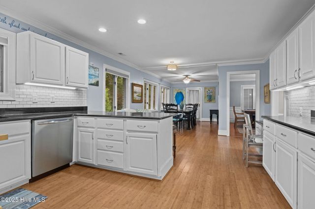 1600 Chip Shot Drive, Morehead City, NC 28557