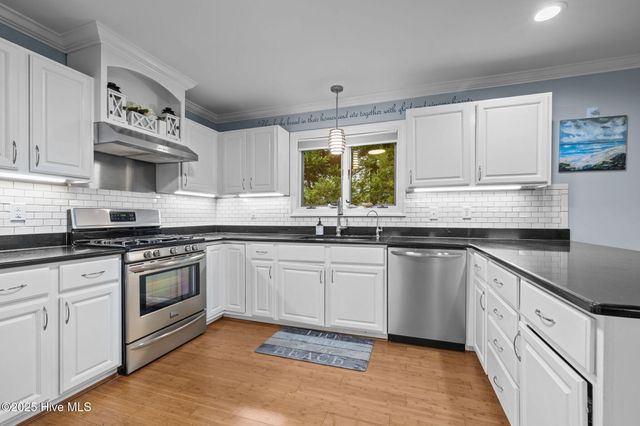 1600 Chip Shot Drive, Morehead City, NC 28557